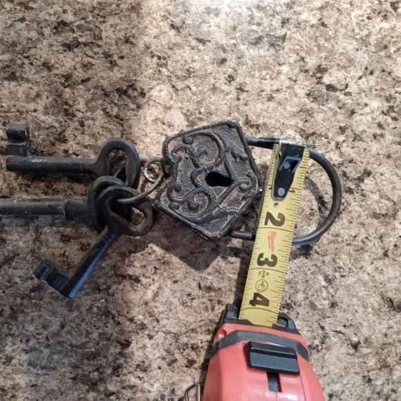 Decorative Key and Lock - Picture 6 of 6